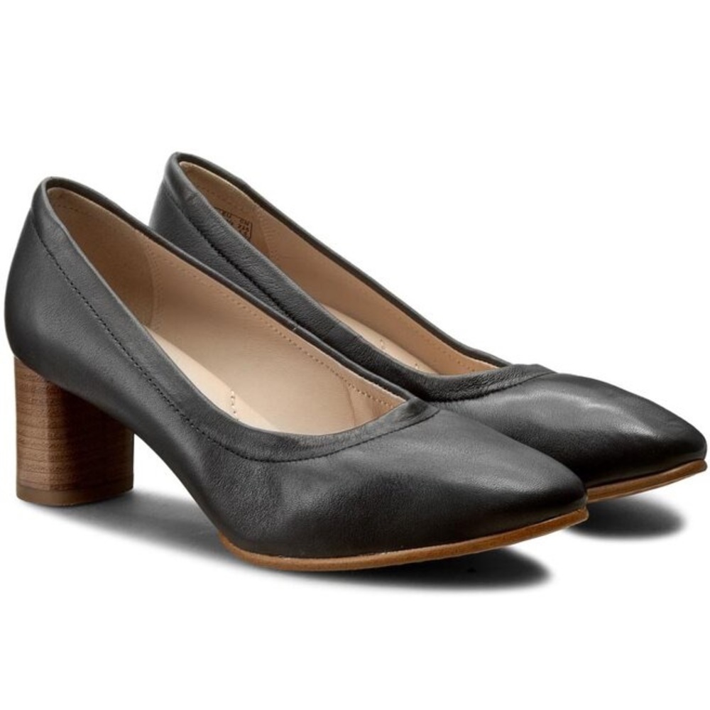 Clark’s Black‎ Leather Grace Isabella Comfort Stackable Heels